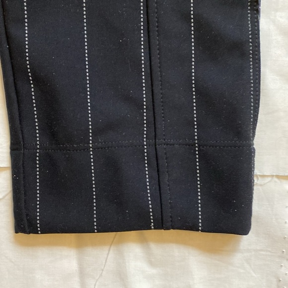 High - Everyday Couture. Style called Minimalist - Picture 7 of 16